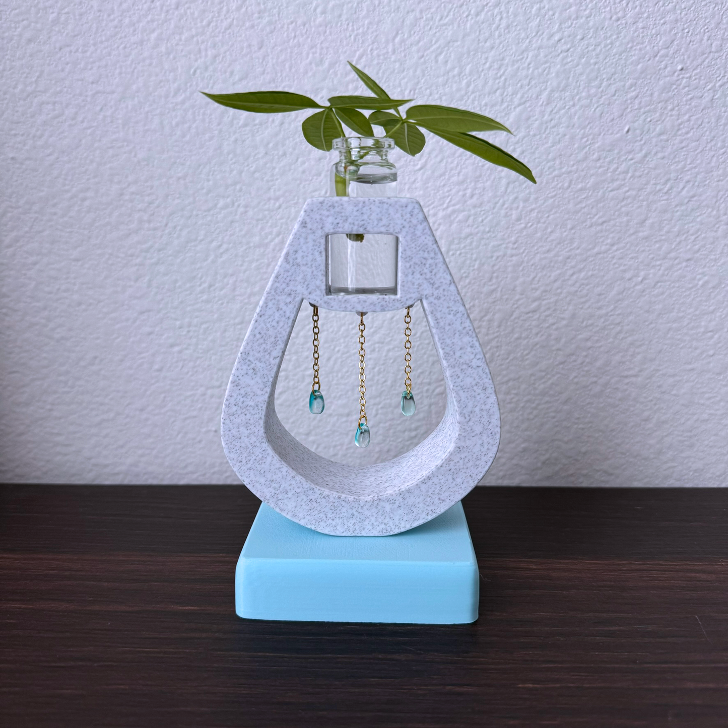 Propagation bud vase with blue teardrop glass bead raindrops hanging on gold chains - For small flowers and budding plants