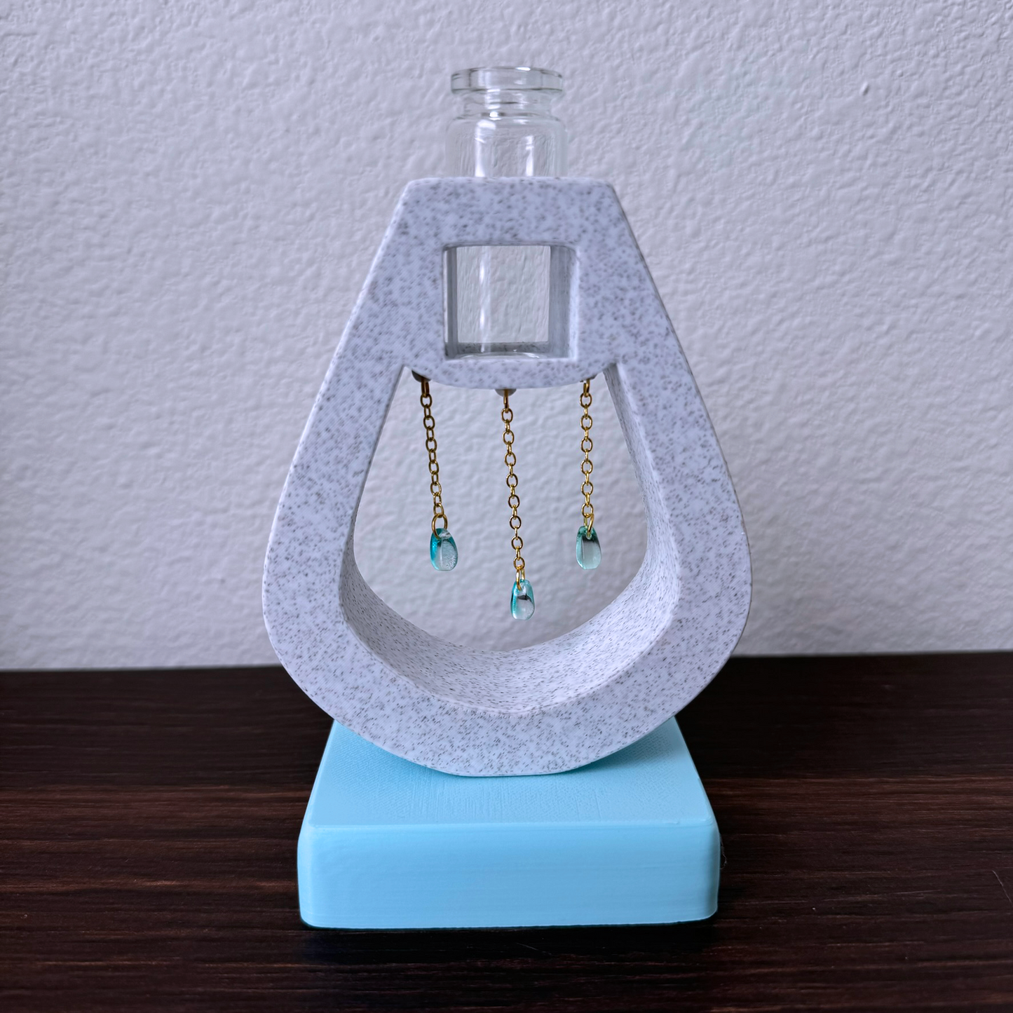 Propagation bud vase with blue teardrop glass bead raindrops hanging on gold chains - For small flowers and budding plants
