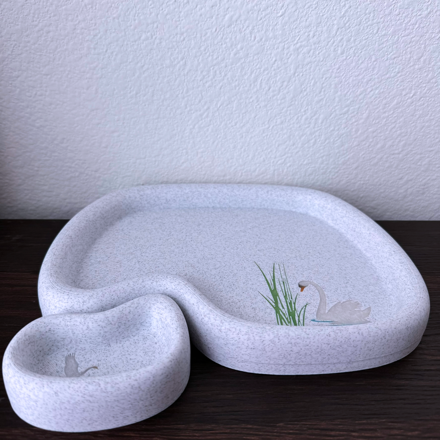 Bathroom organization tray and ring dish with resin colored swan design, organic, minimalistic, modern design, marble textured.