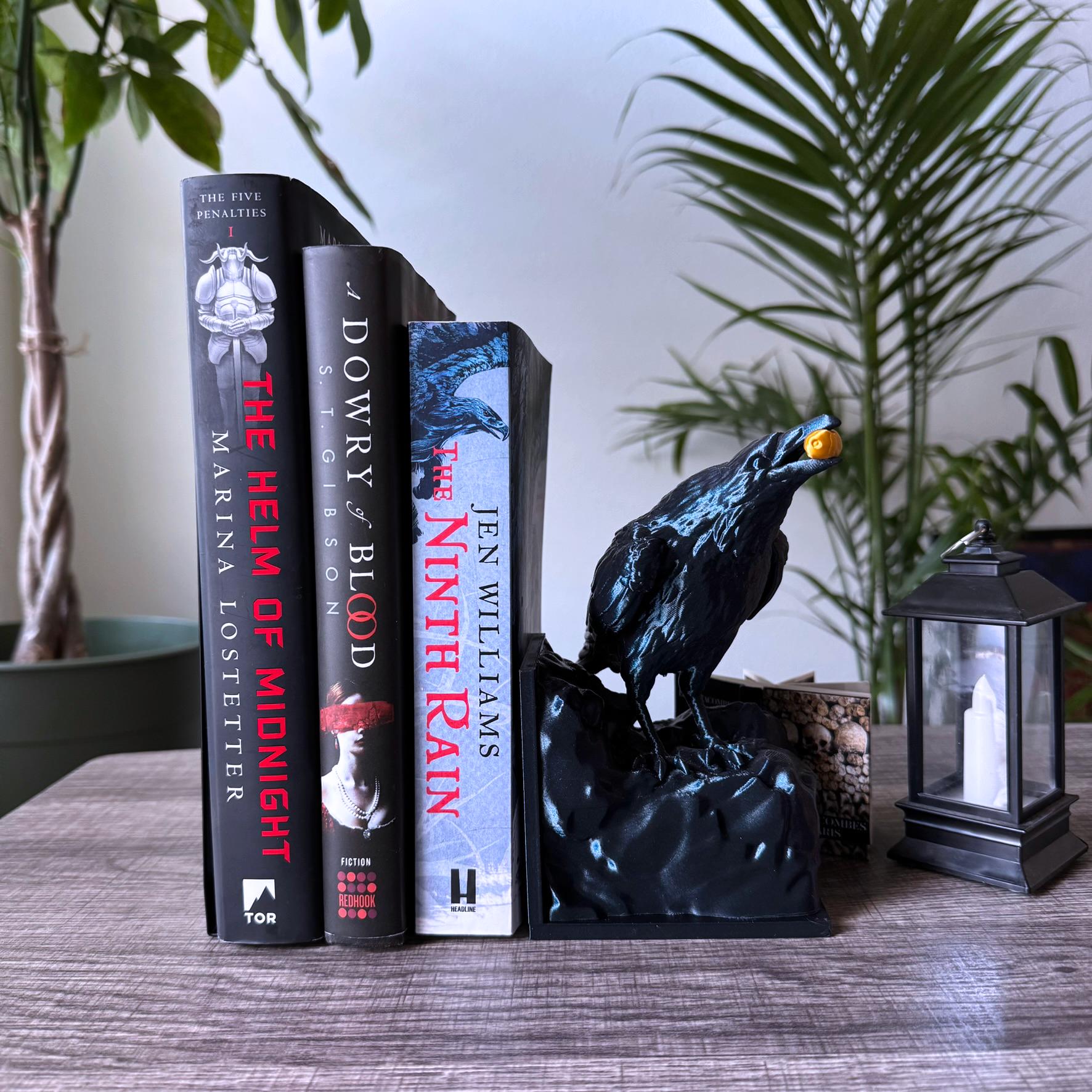 Raven bookend - unique black dark academia crow bookend - novelty bookend - single bookend - Unique simmering black bookend with gold accent