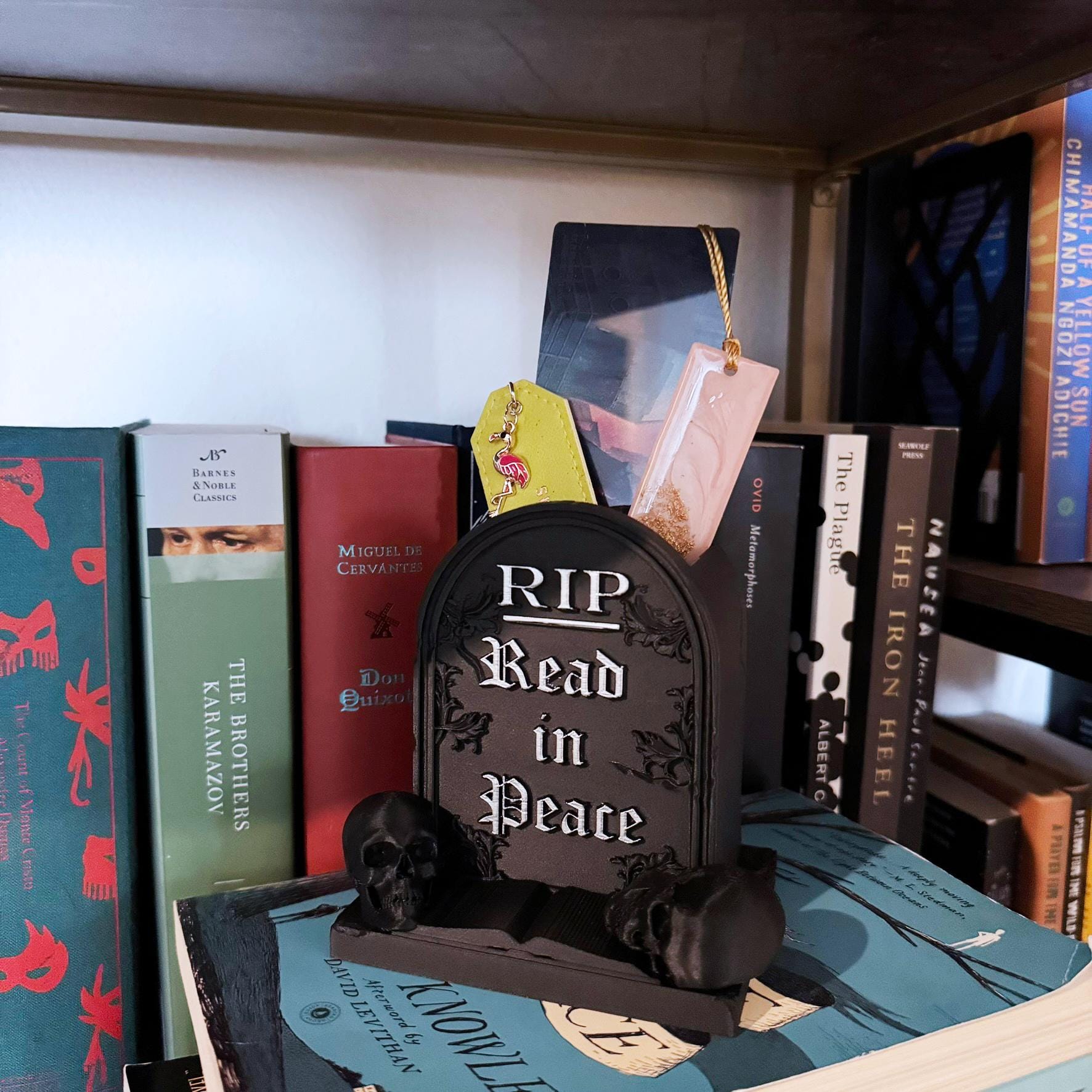 Spooky gravestone bookmark holder - gothic bookshelf decor - Halloween decor - bookish horror trinkets - unique bookmark container organizer