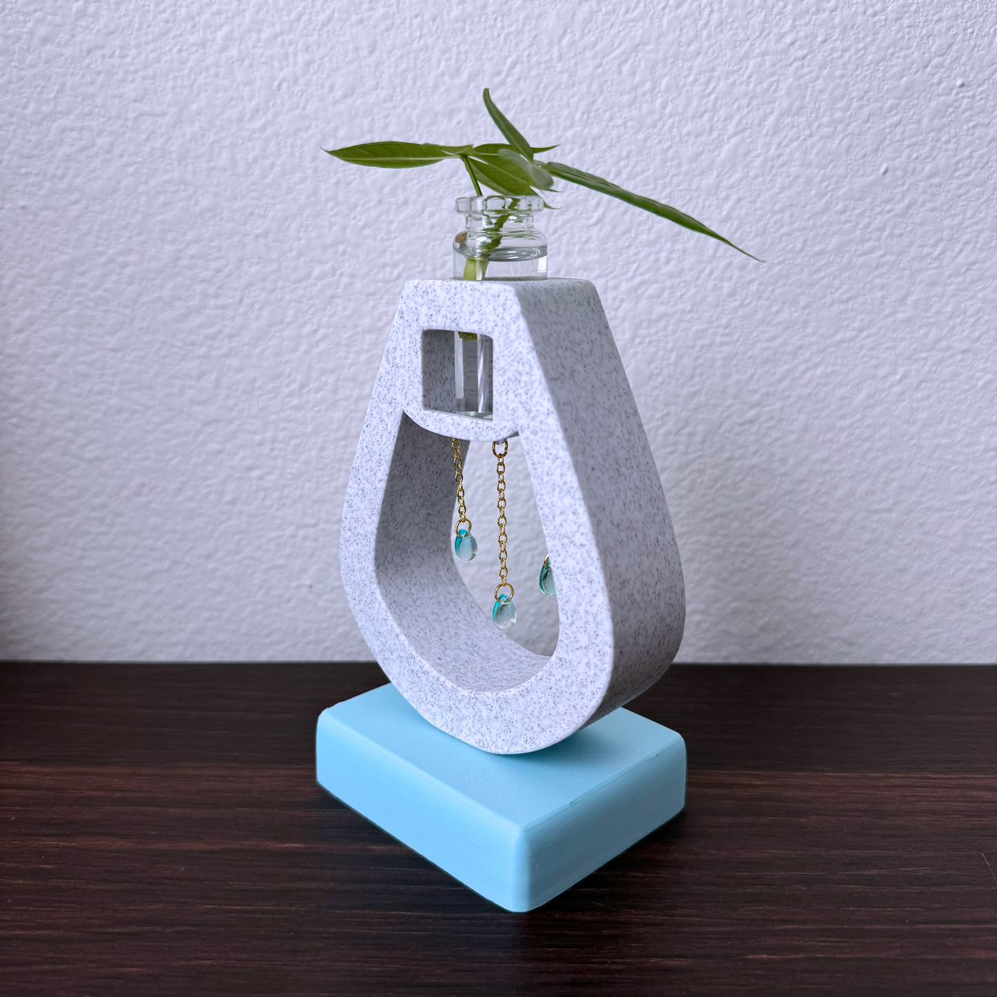 Propagation bud vase with blue teardrop glass bead raindrops hanging on gold chains - For small flowers and budding plants